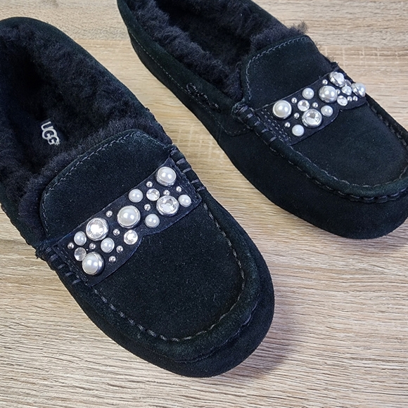 UGG Ansley Bow Brilliant Black Suede Slip On Loafer Slipper Jeweled Rhinestone 8 - Picture 1 of 10
